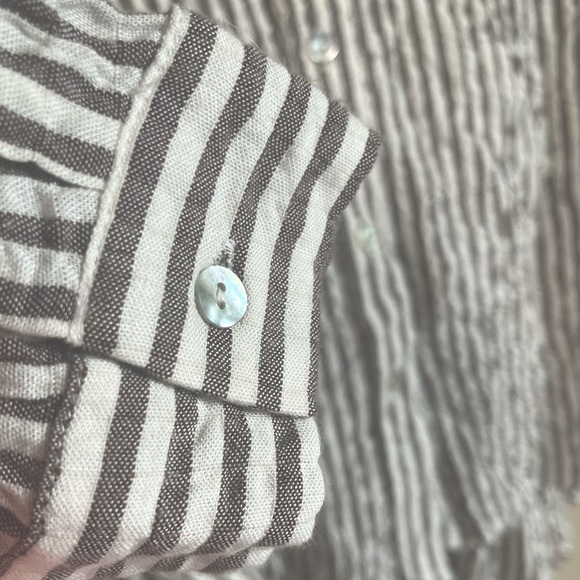 Flowy crinkle vertical striped button down long sleeve shirt brown/cream Lrg - Picture 7 of 14
